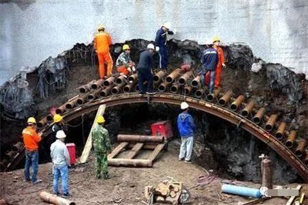 香河隧道钢花管支护案例